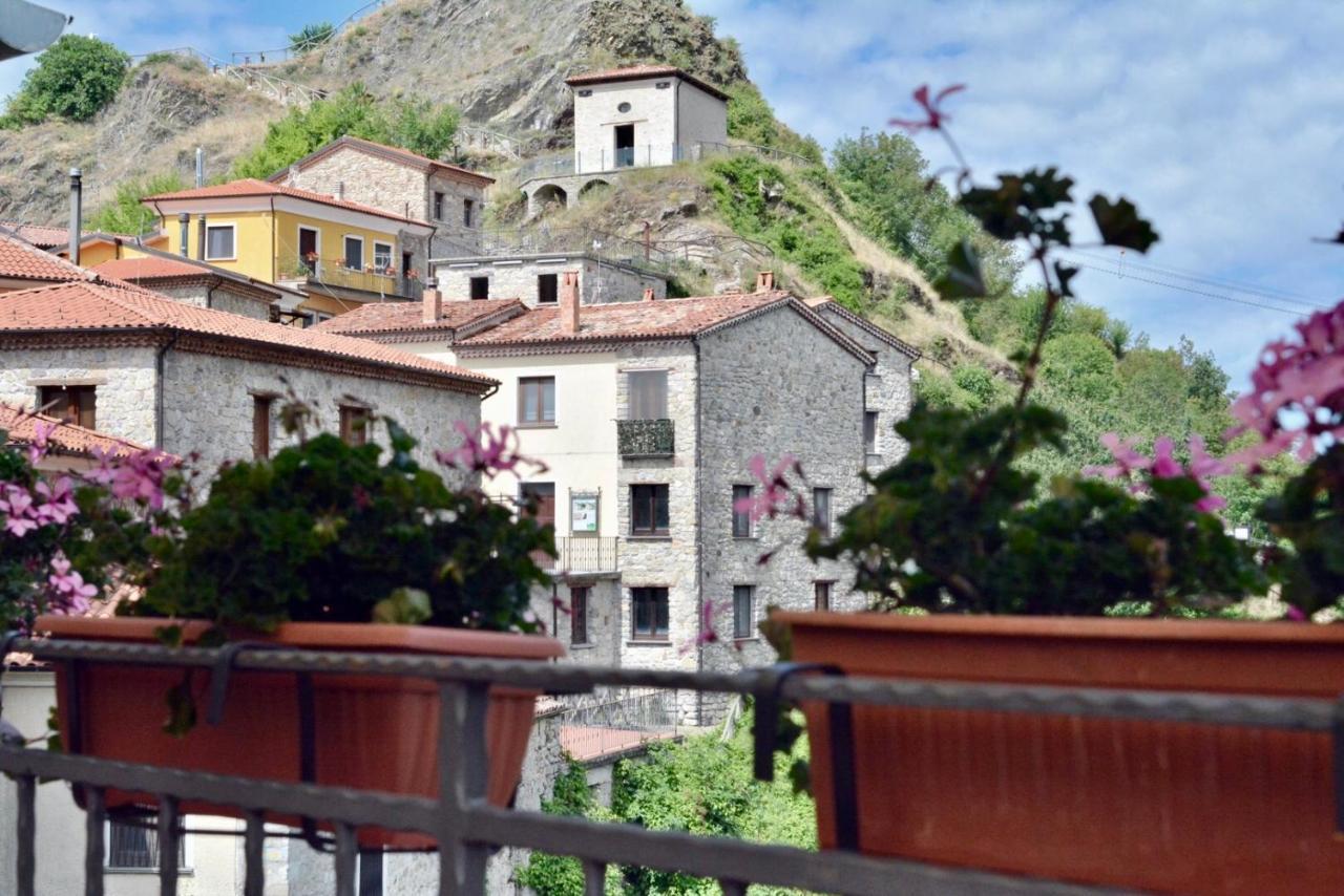Borgo Manca Suite 萨索迪卡斯塔尔达 外观 照片